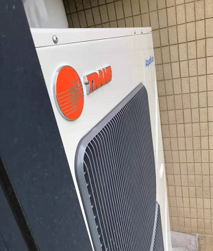 特靈風(fēng)冷冷水熱泵機組