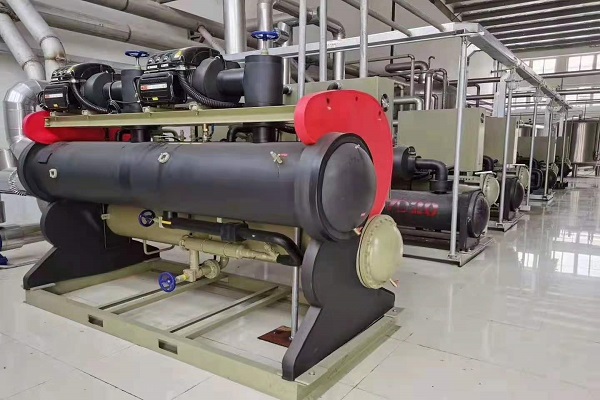 工業冷水機組