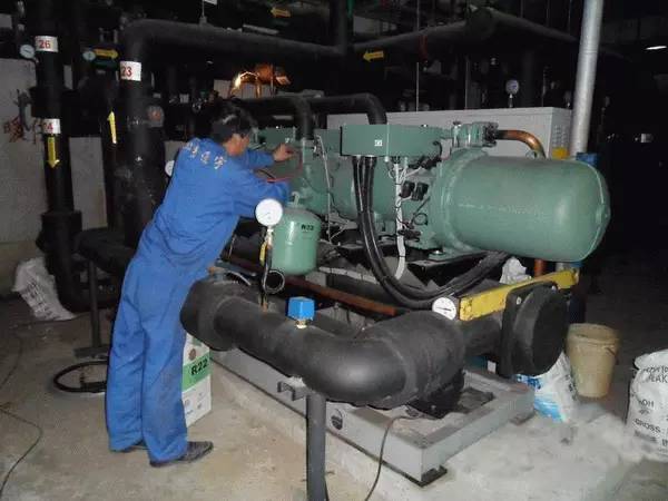 螺桿冷水機(jī)組維保